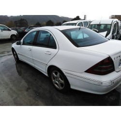 mercedes clase c (w203) berlina del año 2001