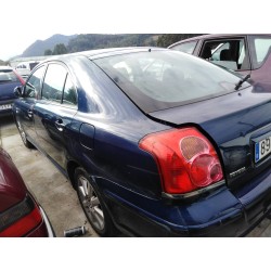 toyota avensis berlina (t25) del año 2006
