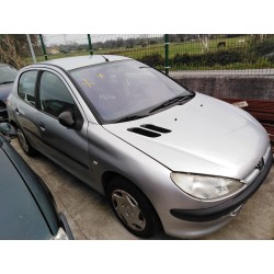 peugeot 206 berlina del año 2001