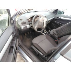 opel astra h berlina del año 2005
