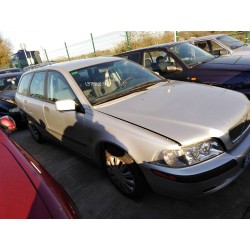 volvo v40 familiar del año 2001