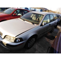 volvo v40 familiar del año 2001
