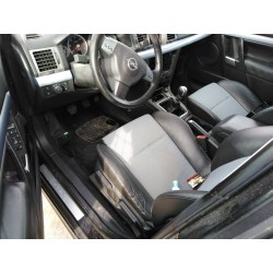 opel vectra c berlina del año 2004