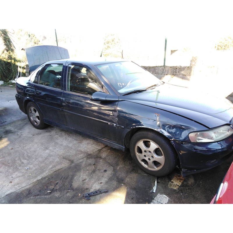 opel vectra b berlina del año 2000