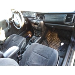 opel vectra b berlina del año 2000