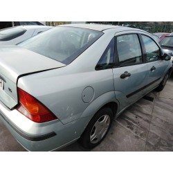 ford focus berlina (cak) del año 2003
