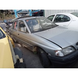 ford escort berlina/turnier del año 1992