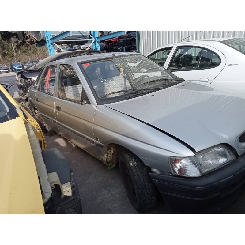 ford escort berlina/turnier del año 1992