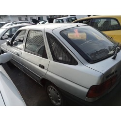 ford escort berlina/turnier del año 1992