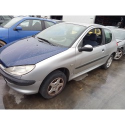 peugeot 206 berlina del año 2000