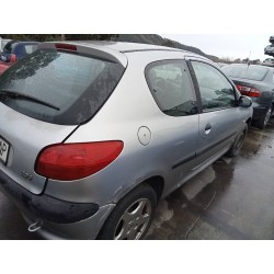 peugeot 206 berlina del año 2000