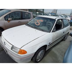 opel astra f berlina del año 1992