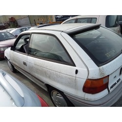 opel astra f berlina del año 1992