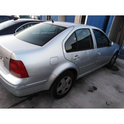 volkswagen bora berlina (1j2) del año 2001