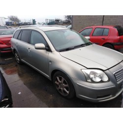 toyota avensis wagon (t25) del año 2005