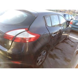renault megane iii berlina 5 p del año 2010