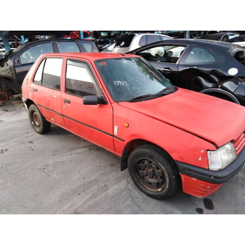 peugeot 205 berlina del año 1996