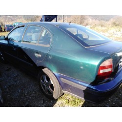 skoda octavia berlina (1u2) del año 1999