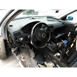 volkswagen golf iv berlina (1j1) del año 2001