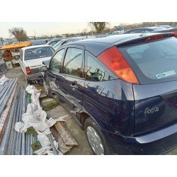 ford focus berlina (cak) del año 2001