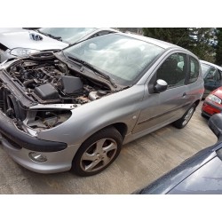 peugeot 206 berlina del año 2001
