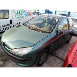 peugeot 206 berlina del año 2000