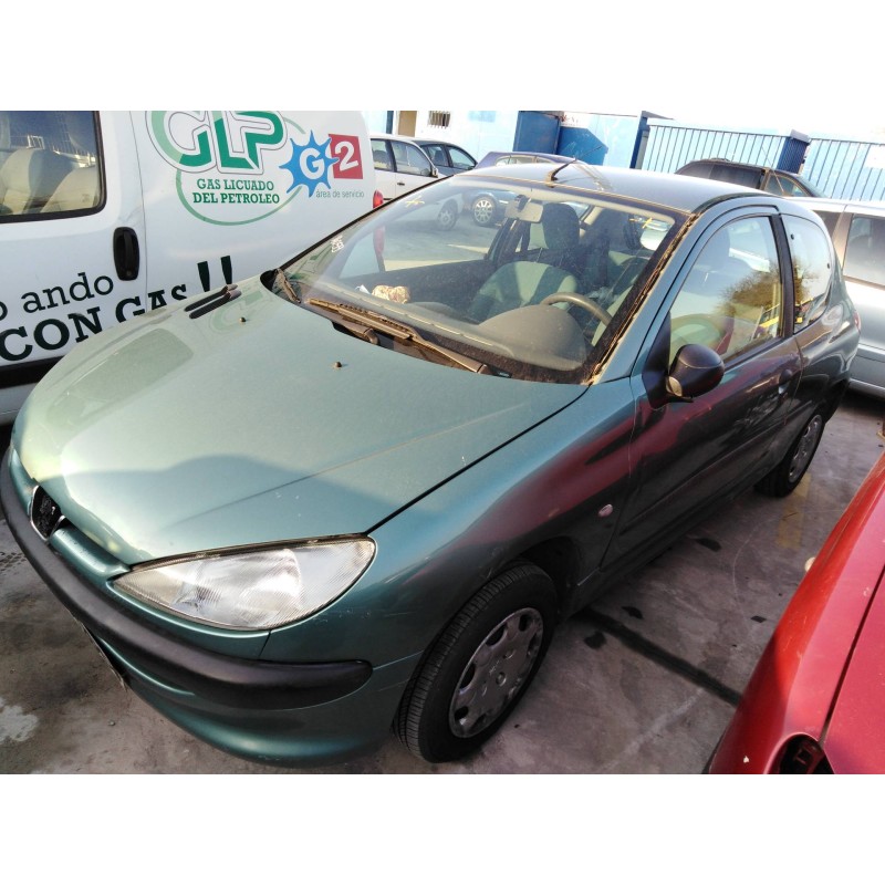 peugeot 206 berlina del año 2000