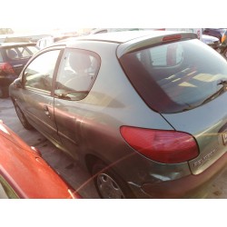 peugeot 206 berlina del año 2000