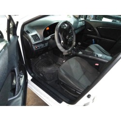 toyota avensis (t27) del año 2009