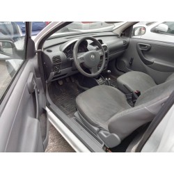 opel corsa c del año 2001