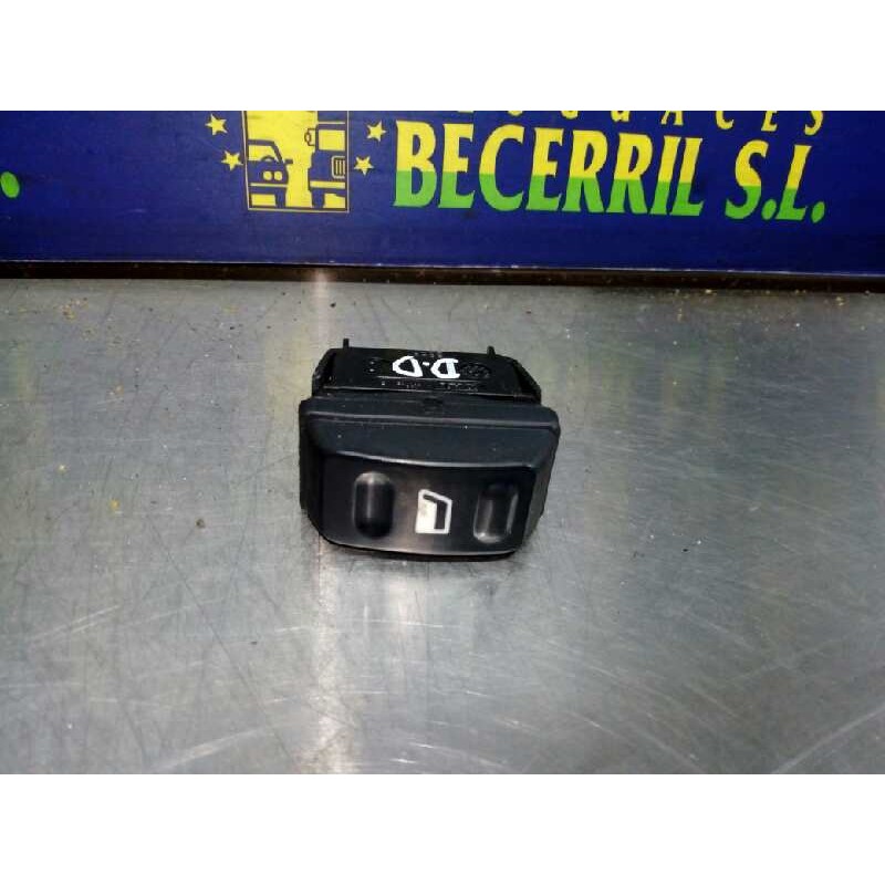 Recambio de mando elevalunas delantero derecho para citroen xsara berlina 1.9 d sx referencia OEM IAM Recambio de mando elevalunas delantero derecho para citroen xsara berlina 1.9 d sx referencia OEM IAM