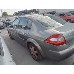 renault megane ii classic berlina del año 2004