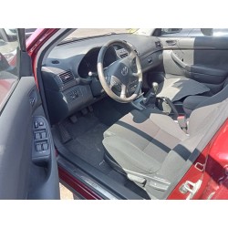 toyota avensis berlina (t25) del año 2003