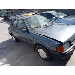 ford escort berlina del año 1989