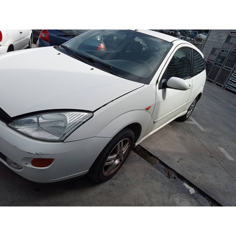 ford focus berlina (cak) del año 2001