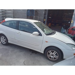 ford focus berlina (cak) del año 2001