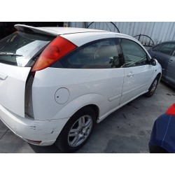 ford focus berlina (cak) del año 2001