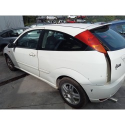 ford focus berlina (cak) del año 2001