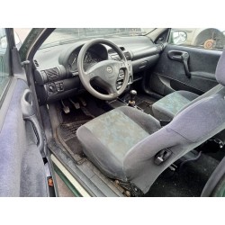 opel corsa b del año 2000
