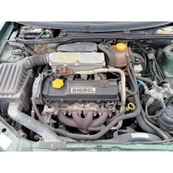 opel corsa b del año 2000