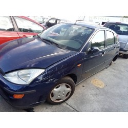 ford focus berlina (cak) del año 2001