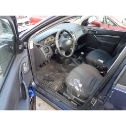 ford focus berlina (cak) del año 2001