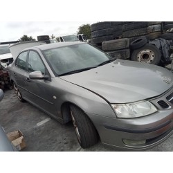 saab 9-3 berlina del año 2004