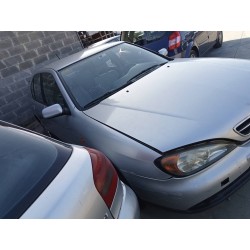 nissan primera berlina (p11) del año 2000