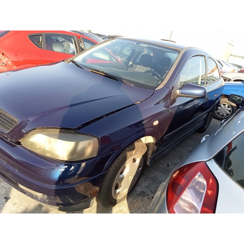 opel astra g berlina del año 2000