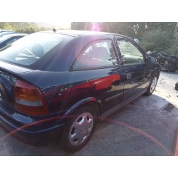 opel astra g berlina del año 2000