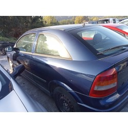 opel astra g berlina del año 2000