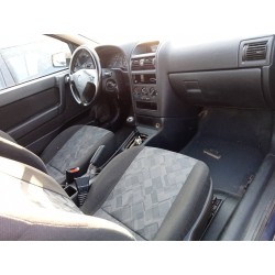 opel astra g berlina del año 2000