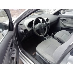 seat ibiza (6l1) del año 2003