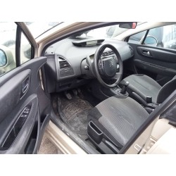 citroen c4 berlina del año 2005